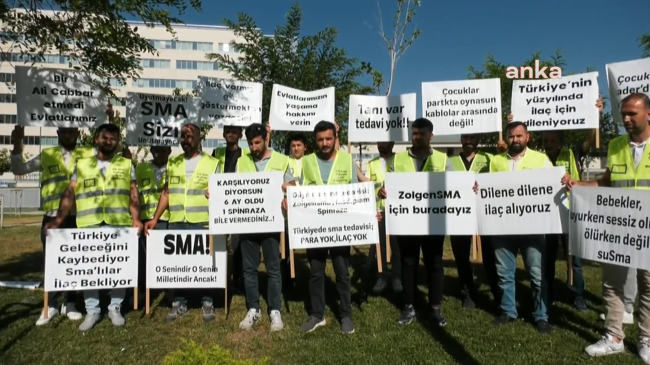 Sma’lı çocukların ailelerinden Sağlık Bakanlığı önünde Protesto: “Dilene dilene ilaç istiyoruz”