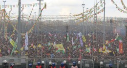 Diyarbakır’daki newroz kutlamalarına milyonlarca kişi katıldı