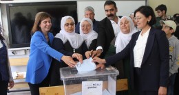 DEM Parti Belediye Eş Başkan Adayları oylarını kullandı