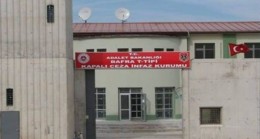 Kürtçe şiire 11 gün hücre cezası