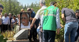 Kürt Siyasetçi Tarık Ziya Ekinci Diyarbakır’da son yolculuğuna uğurlandı