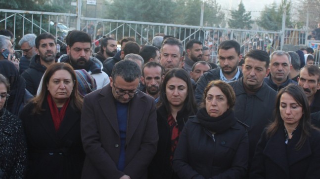 Demirtaş’ın babası Diyarbakır’da toprağa verildi
