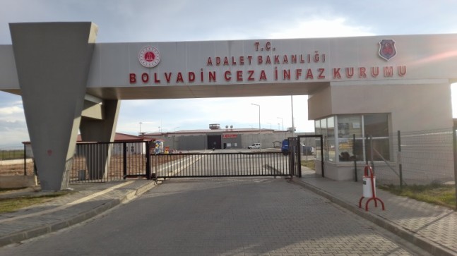 Cezaevindeki mahpuslar: Kürtçe dinlediğimiz için radyomuza müdahale ediliyor