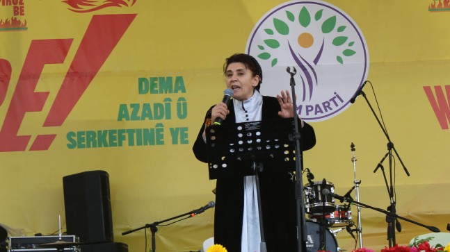 Leyla Zana 8 yıl sonra Newroz’da konuştu: Allah değiliz biz kendi kaderimizi yazıyoruz