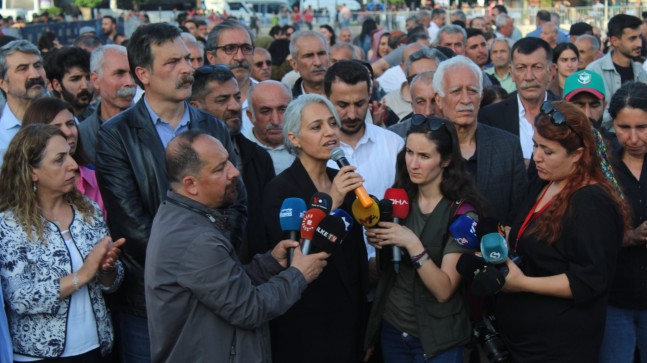 Diyarbakır’dan Kobani Davası Çağrısı: Kobani Onurumuzdur