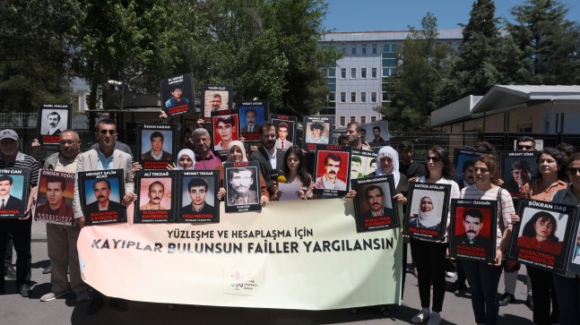 İHD Kayıplara karşı mücadele haftası nedeniyle basın açıklaması düzenledi