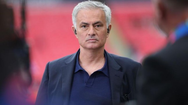 Mourinho imzayı atıyor: ‘Kadıköy’de görüşürüz’