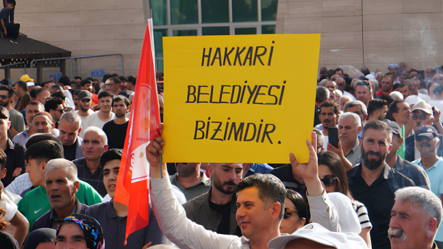 On binler kayyuma karşı Hakkari’de buluştu: Hakkari’de yeniden seçim yapılmasına da varız