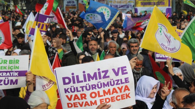 Türkiye yeniden çözüm sürecini konuşuyor: “Sürecin samimiyet testi ana dil hakkıdır”