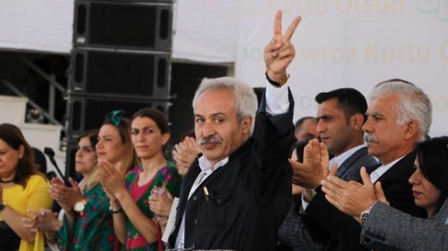 İHD Diyarbakır Şubesi: Kürtlere ve seçilmişlerine yönelik yargısal baskıdan vazgeçin