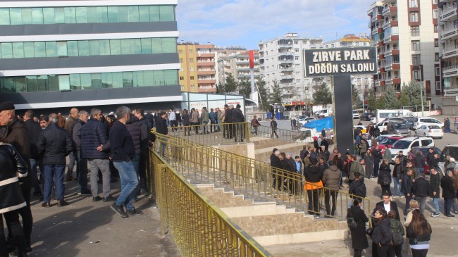 DEM Parti Kayapınar önseçimi iptal edildi