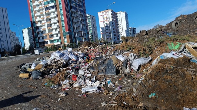 Diyarbakır’da yerleşim yerinde çöp alanı