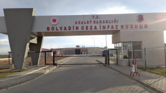 Cezaevindeki mahpuslar: Kürtçe dinlediğimiz için radyomuza müdahale ediliyor