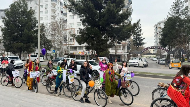 Amed Eğitim Sen: Özgür Kadınlar Bisiklet Turu gerçekleştirdi