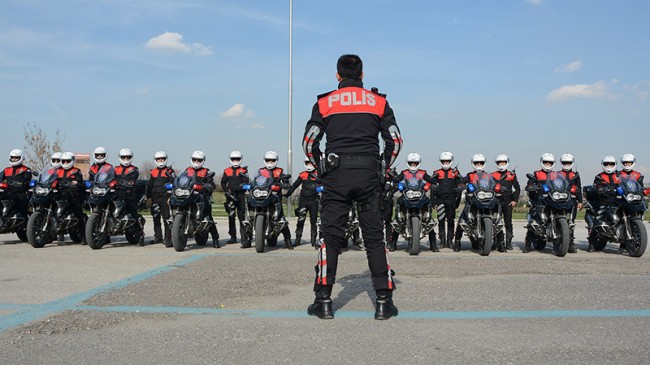 Diyarbakır’da polise çarpan çocuklar saatlerce darp edildi