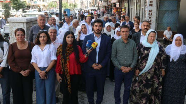 Hakkari’de polis şiddeti protestosu: Gençliğe baş eğdiremezsiniz