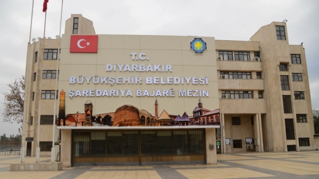 Kayyum belediyenin teslim saatine toplantı koydu